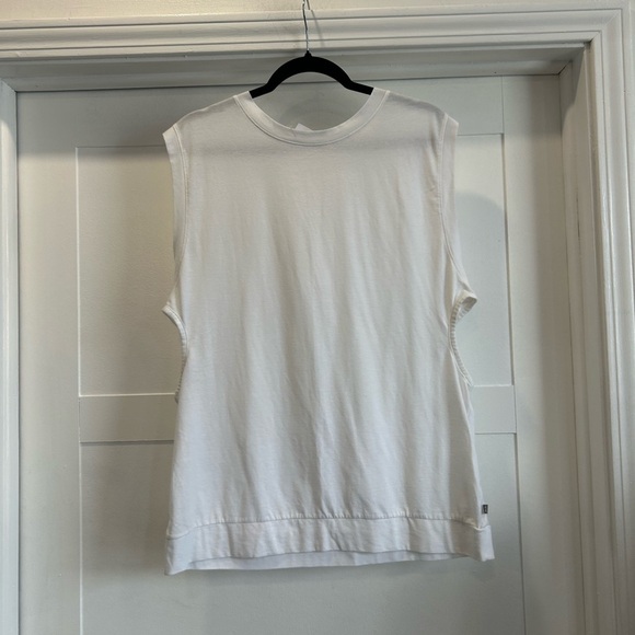 Fabletics White Tee - Picture 1 of 3